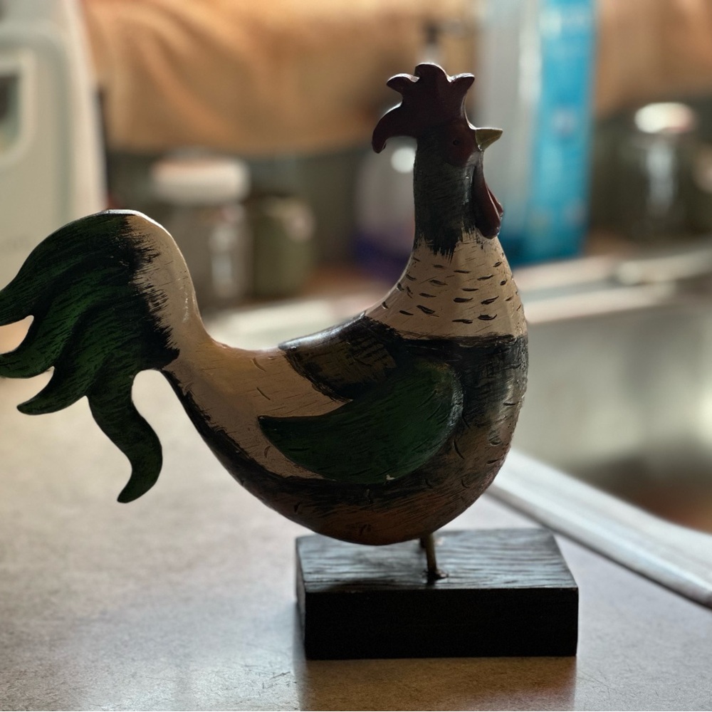 Rustic Wooden Rooster Decor approximately 9x7”